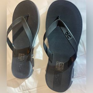 On Cloud cloudtech sandals